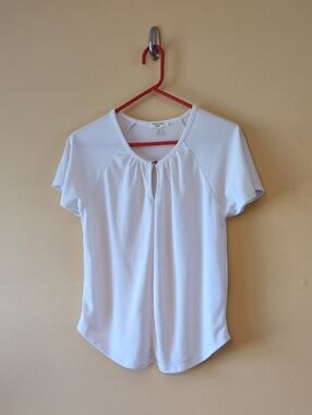cable & gauge STUDIO white short-sleeved keyhole-neck top size small